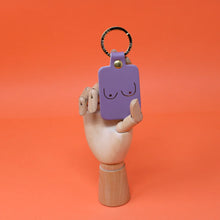 Afbeelding in Gallery-weergave laden, Boob sleutelhanger lilac