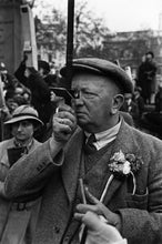 Afbeelding in Gallery-weergave laden, Foto uit het boek Henri Cartier-Bresson ,The other coronation