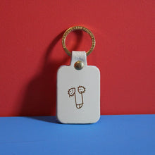 Afbeelding in Gallery-weergave laden, Willy sleutelhanger in cream