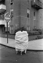Afbeelding in Gallery-weergave laden, Susan Meiselas - Mediations - signed copie