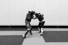 Afbeelding in Gallery-weergave laden, Charlotte Lybeer - Linus' Blanket