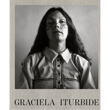 Afbeelding in Gallery-weergave laden, Cover van het overzichtsboek Graciela Iturbide van Editorial RM en Fundación MAPFRE, met een portret van een vrouw