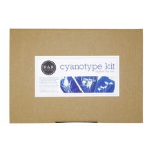 Afbeelding in Gallery-weergave laden, DIY Cyanotype Kit - Maak Je Eigen Blauwdrukken | 19e Eeuws Fotografisch Proces FOMU
