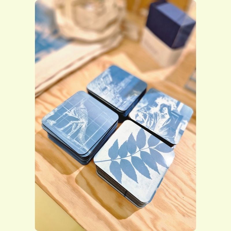 set van 4 onderzetters met beelden uit de collectie van FOMU nav de expo Early Gaze