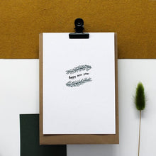 Afbeelding in Gallery-weergave laden, Box met 12 warm wishes postcards